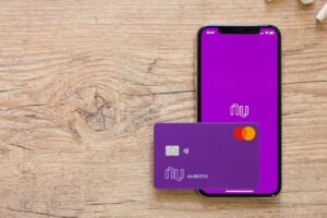 Nubank ou Banco Inter: qual banco digital oferece as melhores vantagens?