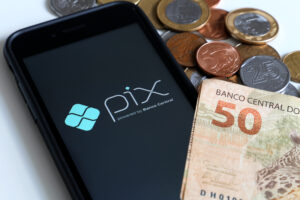 Banco Neon: nova ferramenta do Pix transforma câmera em leitor de chaves