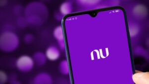 Nubank oferece compra de passagens e hospedagens pelo app; como funciona? 