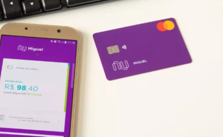 Nubank Inova com Ofertas de Cashback e Saques Ilimitados, Incluindo Assinatura Max