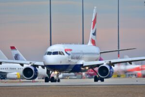 Azul ou Gol? veja qual o melhor cartão para acumular milhas aéreas